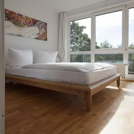 Primeflats - Avoid The Crowd - In - Berliner Vorstadt *